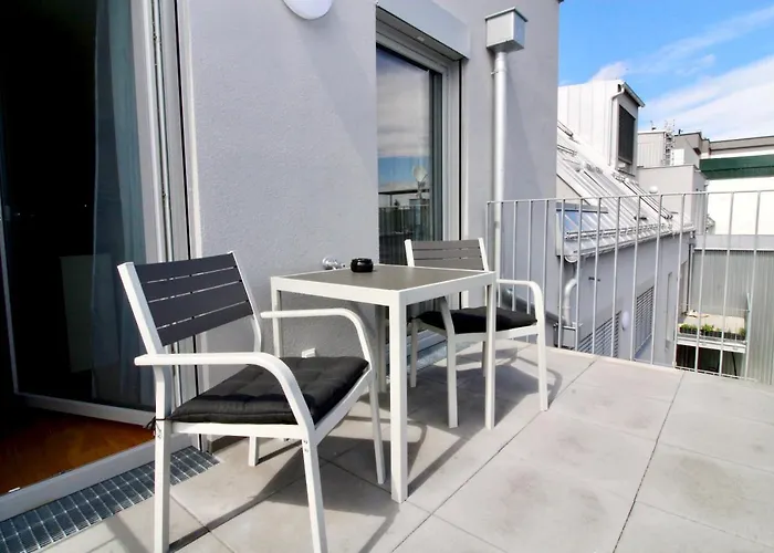 Апартаменти Modern Balcony With Pool Close To In "donaustadt" Відень