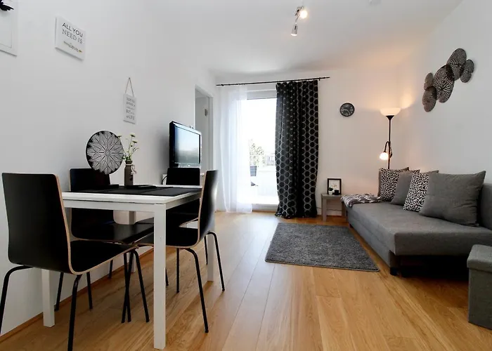 Modern Balcony With Pool Close To In "donaustadt" Відень