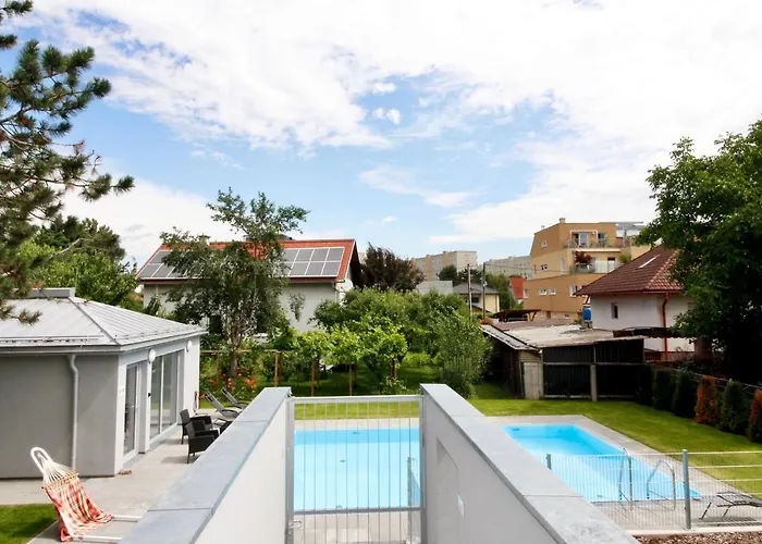 Modern Balcony With Pool Close To In "donaustadt" Апартаменти *