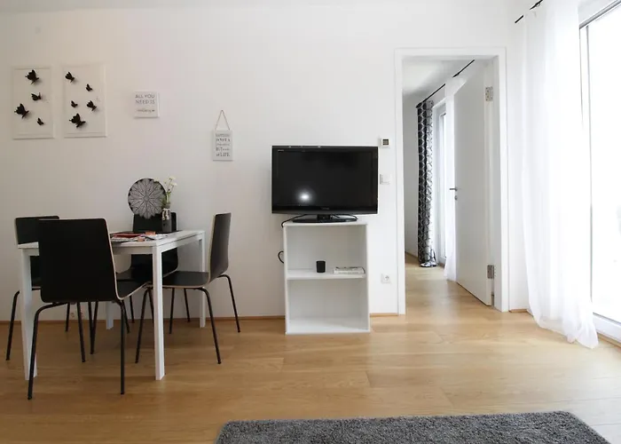 Апартаменти Modern Balcony With Pool Close To In "donaustadt" *